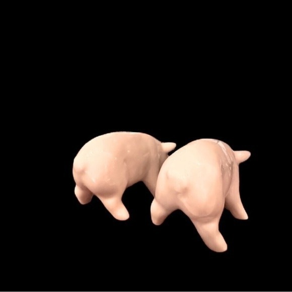 Farmhouse Mini‎ White Ceramic Pigs Figurine Set - Picture 16 of 16